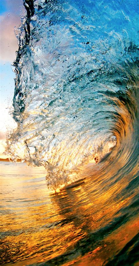 Beautiful Ocean Waves From Incredible Perspectives