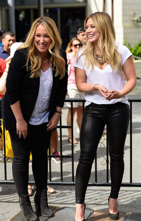 Hilary erhard duff (born september 28, 1987) is an american actress and singer. HILARY and HAYLIE DUFF in the Set of Extra - HawtCelebs