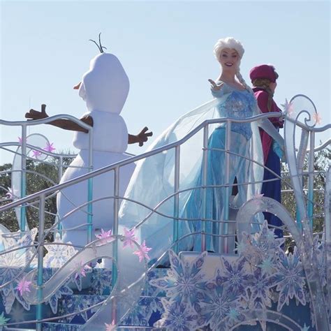 Anna And Elsas Frozen Fantasy Event Debuts At Tokyo Disneyland With