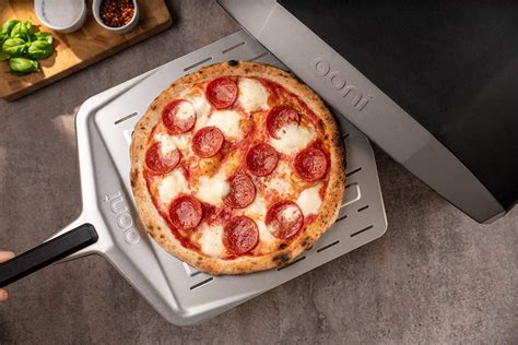 Ooni Koda 16 Portable Outdoor Pizza Oven Bakes In Only 60 Seconds