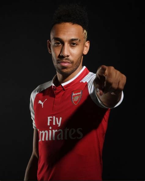 Join wtfoot and discover everything you want to know about his current girlfriend or wife, his shocking salary and the amazing tattoos that are inked on his body. FOOT: AUBAMEYANG TRAITE SON ANCIEN PRÉSIDENT DE CLUB DE ...