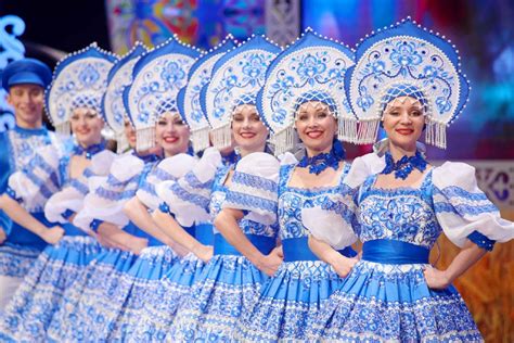 2 Hour Russian Folk Singing And Dance Show In Moscow My Guide Moscow