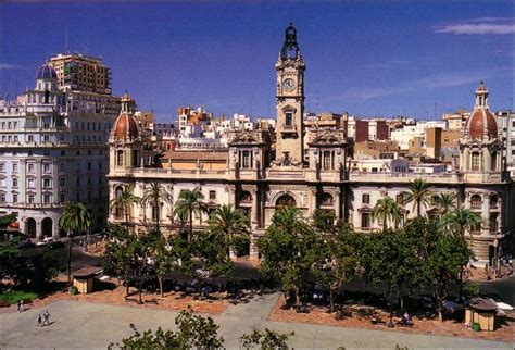 The ceramics industry is one of the oldest and most important in the region of valencia. MONUMENTOS DE VALENCIA