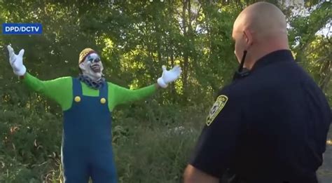 This Is How One Police Department Deals With Creepy Clowns