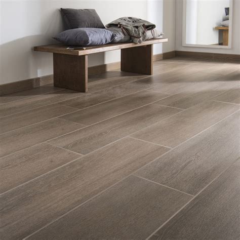 La sélection produits leroy merlin de ce jeudi au meilleur prix ! Carrelage sol et mur chene foncé effet bois Lodge l.24.8 x ...