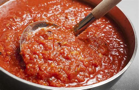 A handy jar of tomato puree is super helpful when making any tomato based dish. Easy Homemade Tomato Pasta Sauce - Erren's Kitchen