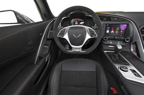 2015 Chevrolet Corvette Z06 Vs 2015 Nissan Gt R Nismo Comparison