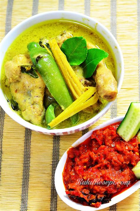 Macam2 lauk ada sambal sotong, ayam , bilis ,ikan ,kerang, udang cakap jer nok mende aq blanje tpi awok mg bayo arh. Resepi Kari Hijau ayam ala Thai | Cooking recipes, Recipes ...