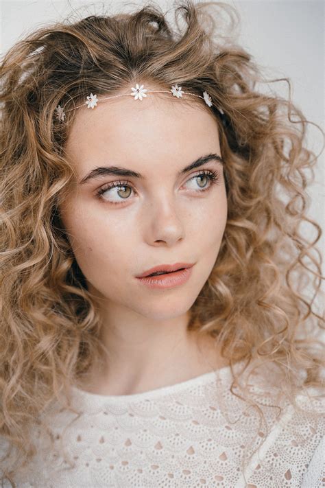 simple flower wedding headband in gold silver or rose gold daisy curly hair styles wedding