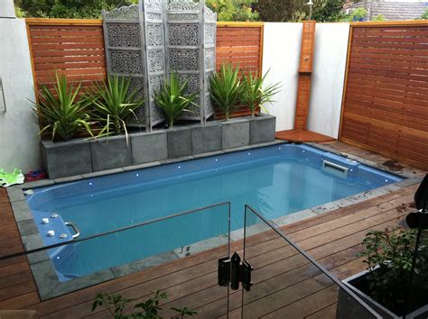 Pool Design for Small Yards - HomesFeed