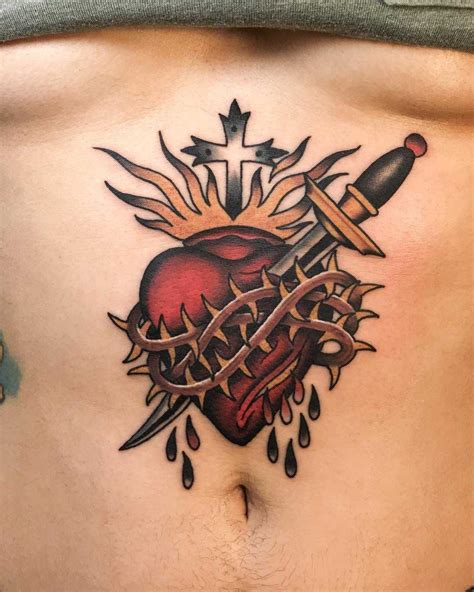 Traditional Style Pierced Sacred Heart By Javier Betancourt Sacred Heart Tattoos Religious