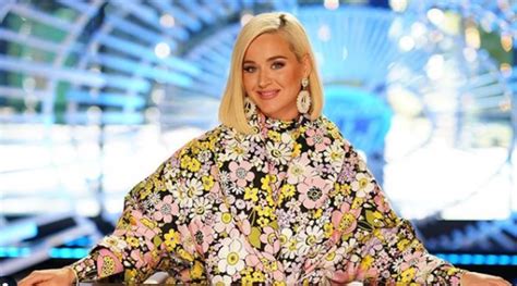 Katy Perrys Bleached Eyebrows Get Mixed Reactions See Pics