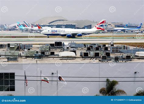 One World British Airways Boeing B747 Plane Taking Off From Los Angeles