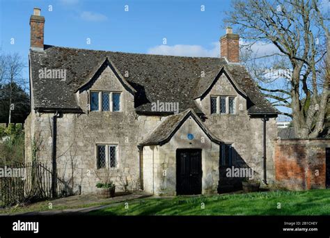 17th Century Stone Cottage Hi Res Stock Photography And Images Alamy