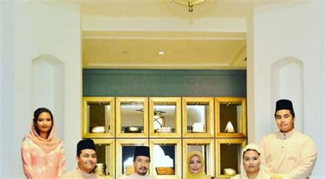Hari keputeraan sultan perak (birthday of the sultan of perak). Warisi Kecantikan Bonda, YAM Tengku Puteri Daulath ...