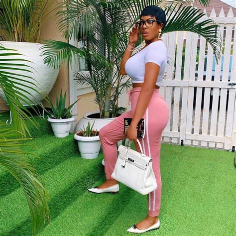 Chika Ike Shows Off Abs And Debuts New Hair In New Photos Naijaolofofo
