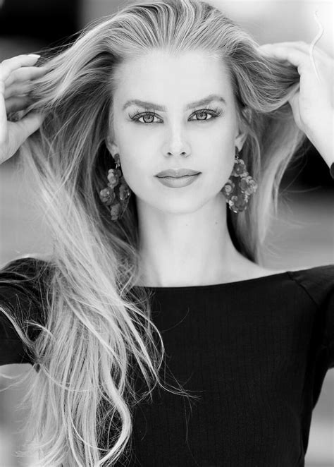 See other portfolios and book models on modelmanagement.com. KAT CAMPBELL - a model from United States | Model Management