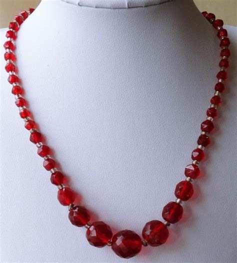 Vintage C1940 Graduated RUBY RED Glass Bead Necklace Beaded