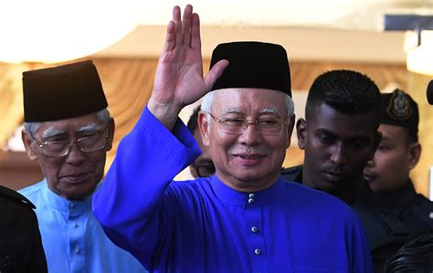 It's been a challenging ramadhan for many of you, i'm sure. Duit itu raja, dan raja duit adalah Najib | Akhbar Rakyat