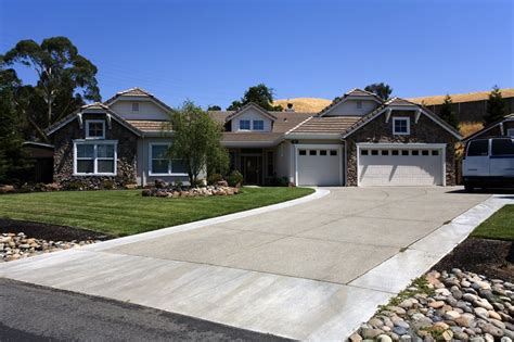 Comprehensive overview of decorative concrete driveways. Driveway - Calimesa, CA - Photo Gallery - Landscaping Network