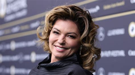 Shania Twain S Neon Red Hair Is The One Grammys Look You Can T Miss