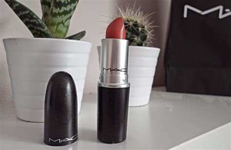 This was my first ever mac lipstick and from the moment i bought it i found it difficult to get a consistent shade everytime. Mac Lipstick | Velvet Teddy - Deliciously-Floral