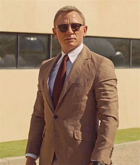 Here are all the 007 james bond movies in order, starting with sean connery's dr. James Bond Spectre Morocco Brown Suit - Daniel Craig ...