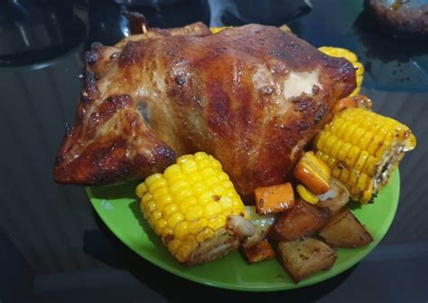 Bolak balik sampai ayamnya rata lalu masukkan ayam ke dalam oven, panggang selama 15 menit, keluarkan ayam lalu oles lagi dgn bumbu marinasi. Resep: Ayam panggang OVEN Lezat - Resep Dapur
