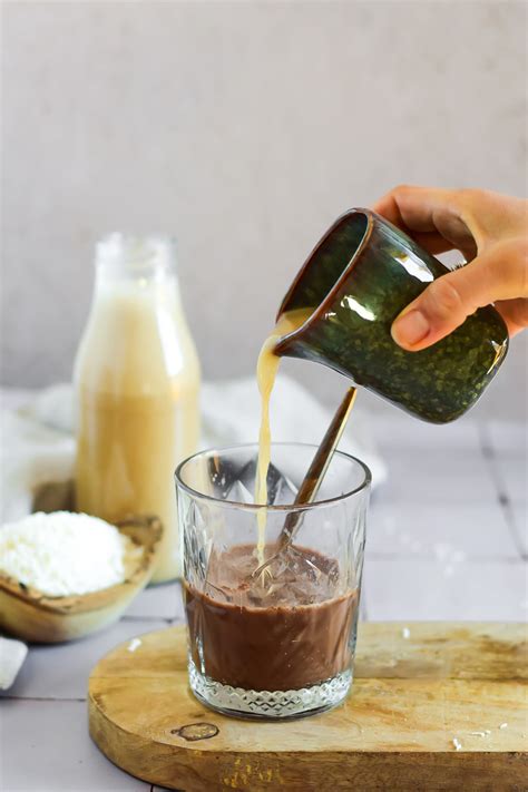 Zelf gezonde chocolademelk maken met cacao
