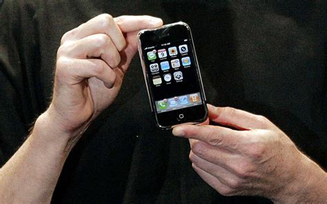 Subastan Un Iphone De Primera Generación Por Más De 35 Mil Dólares