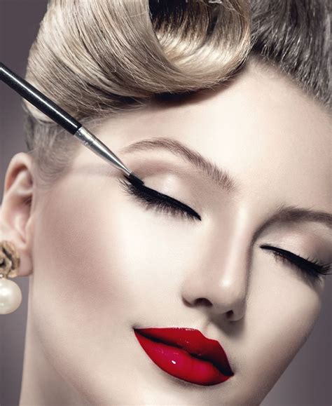 Pin By Kevser On Makyaj Hollywood Glamour Makeup Girls Lipstick