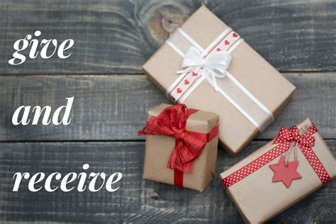 Give And Receive This Holiday Season Borrow Read Repeat