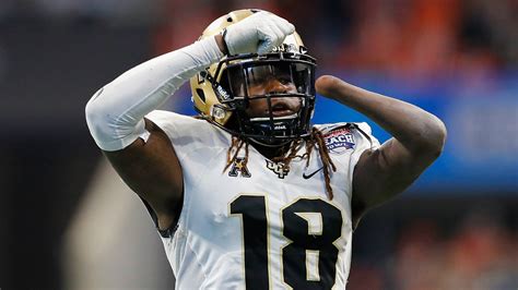 Shaquem Griffin Dominates Bench Press At Nfl Combine With One Hand