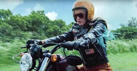 watch music video for katy perry s new song ‘harleys in hawaii