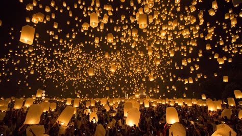 Thailands Fiery Sky Lanterns Are Beautiful—but Incredibly