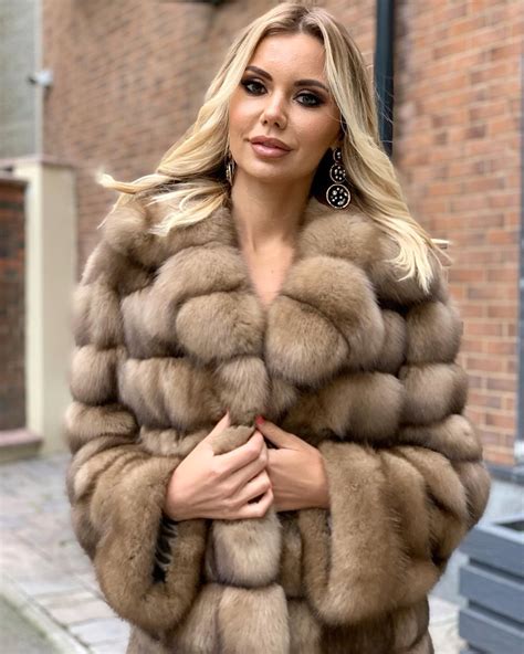 Pin By Wotin 35 On Wearing Beautiful Furs Sable Fur Coat Fox Fur