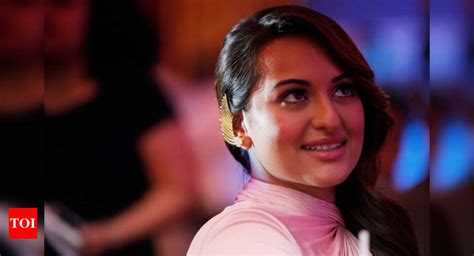Sonakshi Sinha Super Excited To Celebrate Her Birthday With Her Sister