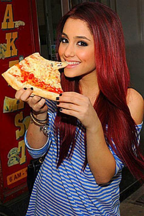 Ariana Grande Eating Pizza