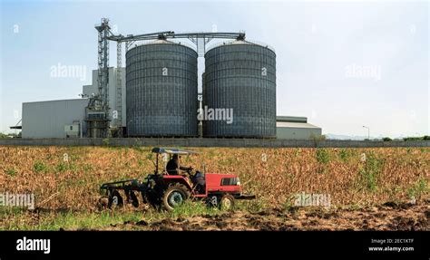 Agricultural Silos Building Exterior Storage And Drying Of Grains