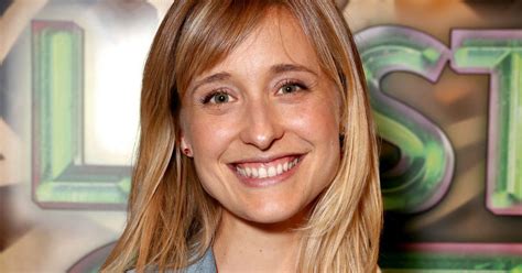 Smallville Star Allison Mack In Court Charged With Helping Run New York Sex Cult Daily Record