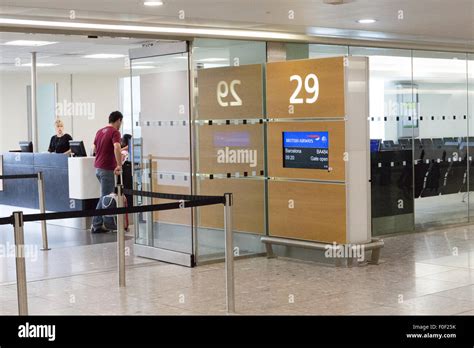 Departure Gate 29 At London Heathrow Airport Terminal 3 Stock Photo Alamy