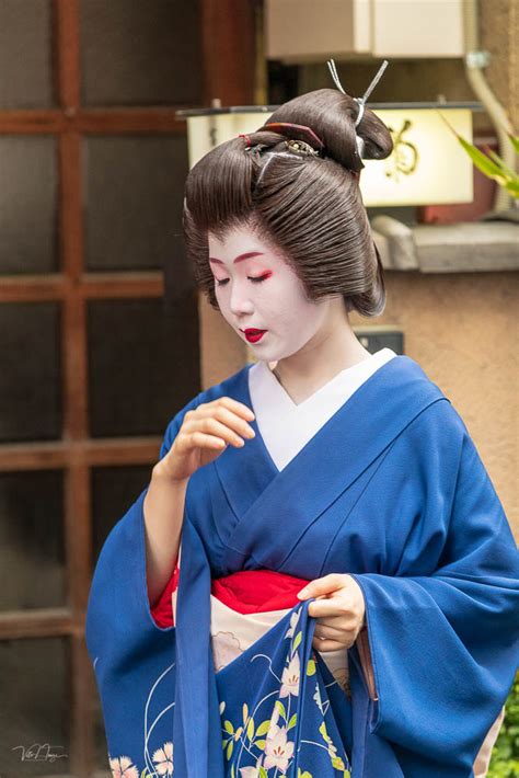 how to photograph geishas in kyoto japan — chasing hippoz vito l tanzi