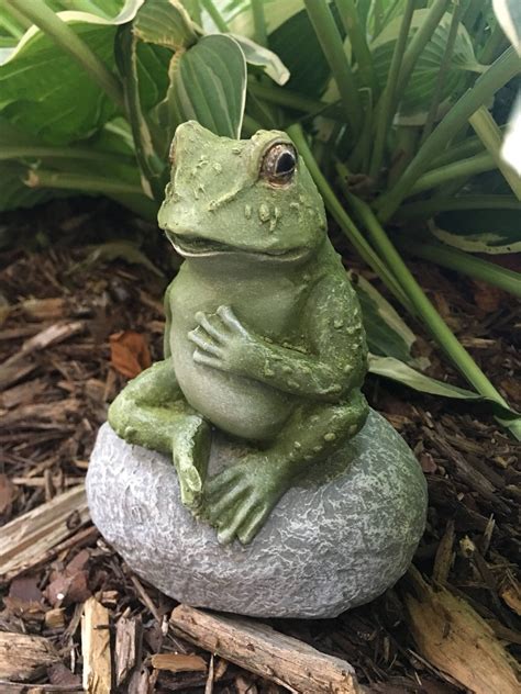 Concrete Frog Statue Etsy Frog Statues Concrete Statues Statue