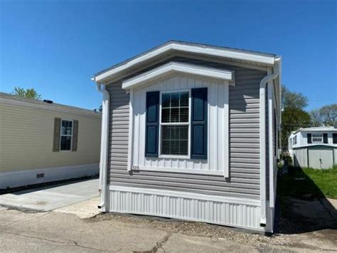 Champion Mobile Home For Sale In West Allis Wi 53214 For 36500