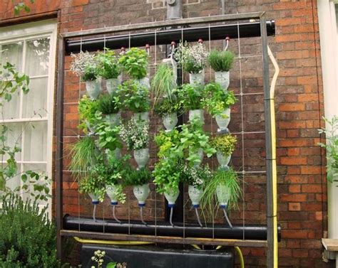 45 Crafts Made Of Plastic Bottles For The Garden Simple And Original