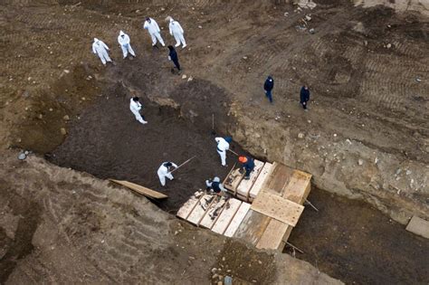 The Chilling Images Of Mass Graves In New Yorks Hart Island Prison