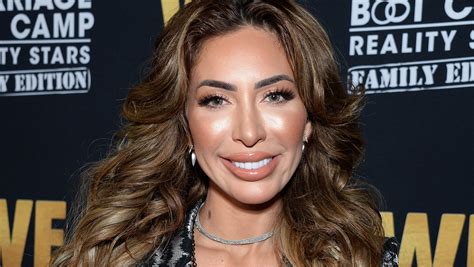Farrah Abraham Shows Off Boxing Physique With Naked Beach Trip