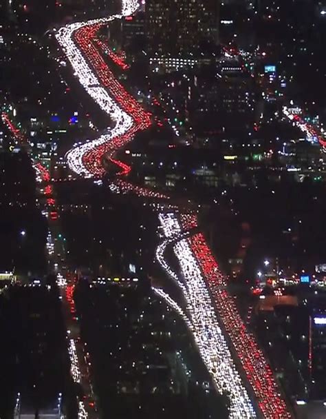 Drone Video Of La Traffic Jam At Night Looks Absolutely Beautiful