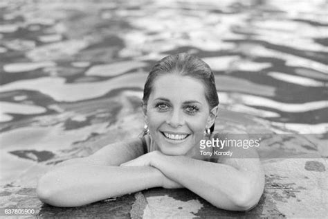Lindsay Wagner Photos And Premium High Res Pictures Getty Images