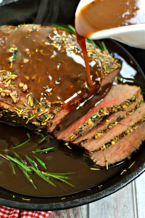 Want to make a big impression at your next fancy dinner gathering?! This Garlic Herb Roast Beef is fancy enough for your ...